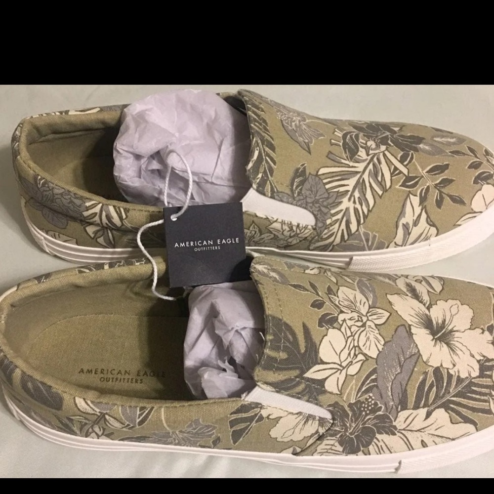 American Eagle Tropical Slip-on Sneakers 
New Size 10